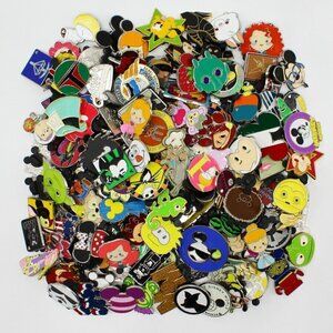 💖Brand New 💖 Disney Pin Trading 50 Piece Assorted Pin Lot - No Double Pi…
